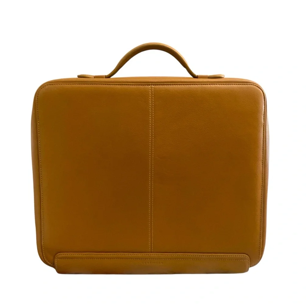Levenger • Pebble Leather Laptop Case